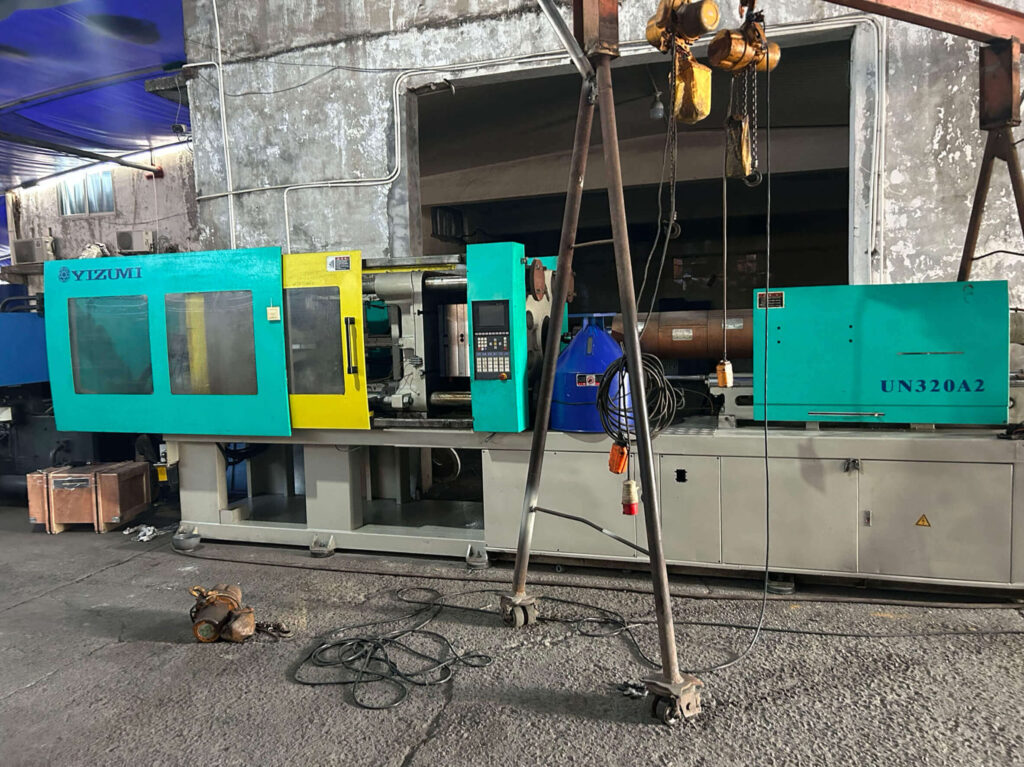 used injection molding machine1